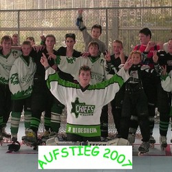 DIE JUGEND DER UEDESHEIM CHIEFS BEIM FEIERN DES AUFSTIEGS AUS DER 2.JGWB IN DIE 1.JUGENDLIGA 2007!!!