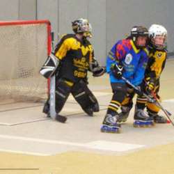 konzentriertes Blocken des Abwehrspielers